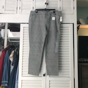 NWT Old Navy Pixie Pants Size 16